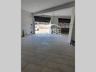 Immobile commerciale in Vendita a Paternò, 125'000€
