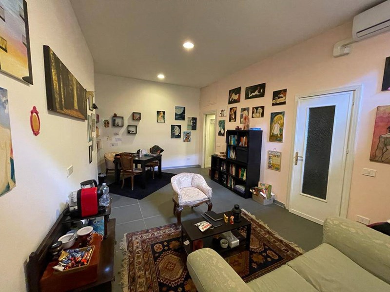 Ufficio in Vendita a Palermo, zona Michelangelo , 38'000€, 44 m²