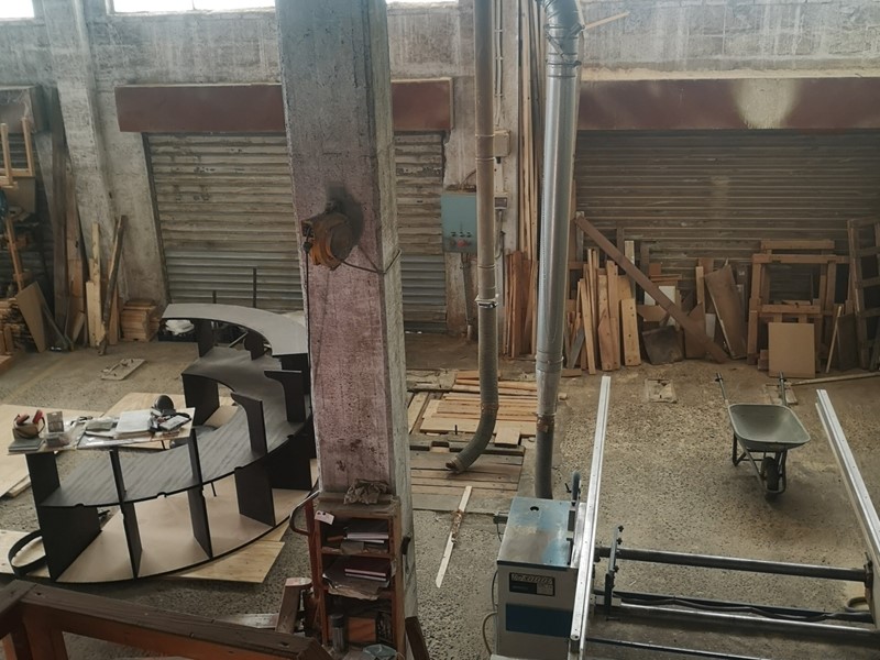 Capannone in Vendita a Luni, 225'000€, 220 m²