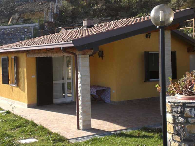 Casa Indipendente in Vendita a Diano Arentino, 240'000€, 60 m², arredato