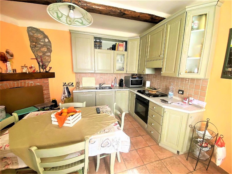 Casa Indipendente in Vendita a Massa, zona Romagnano, 199'000€, 100 m², arredato