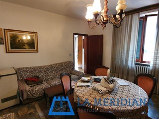 Casa Indipendente in Vendita a Cerreto Guidi, 190'000€, 243 m²