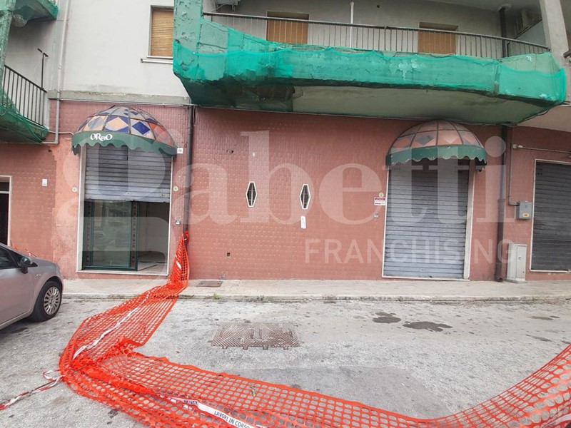 Negozio in Vendita a Siracusa, 69'500&euro;, 58 m²