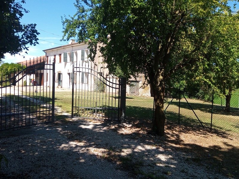 Rustico in Vendita a Baone, zona Valle S. Giorgio, 585'000€, 200 m², arredato