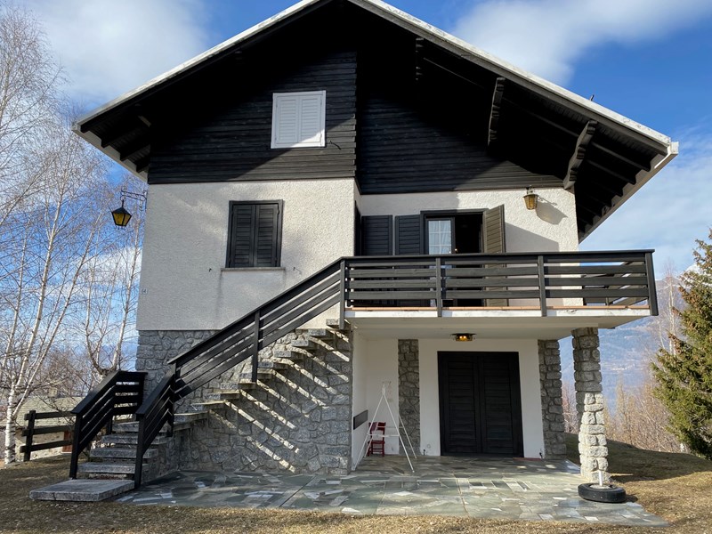 Villa in Vendita a Ponte in Valtellina, zona Località Briotti , 265'000€, 215 m²