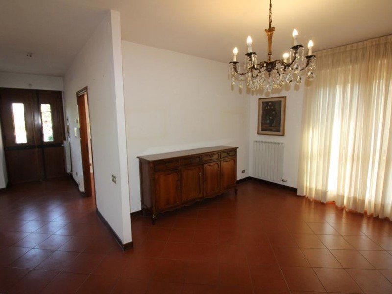 Villa in Vendita a Pisa, zona Barbaricina, 670'000€, 240 m²
