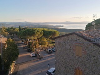 Quadrilocale in Vendita a Passignano sul Trasimeno, zona Castel Rigone, 148'000€, 110 m²