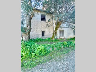 Casa Semi Indipendente in Vendita a Montignoso, 59'000€, 80 m²