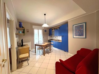 Bilocale in Affitto a San Bartolomeo al Mare, 700€, 44 m², arredato