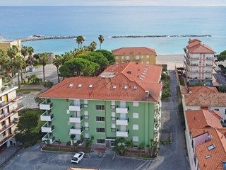 Trilocale in Affitto a San Bartolomeo al Mare, 1'000€, 70 m², arredato