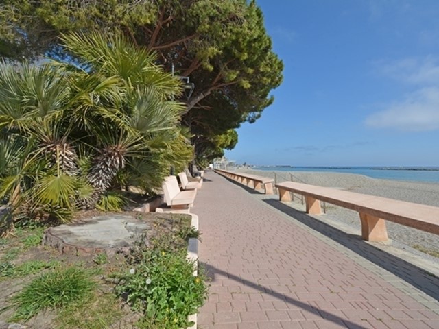 Trilocale in Affitto a San Bartolomeo al Mare, 1'500€, 100 m², arredato, con Box