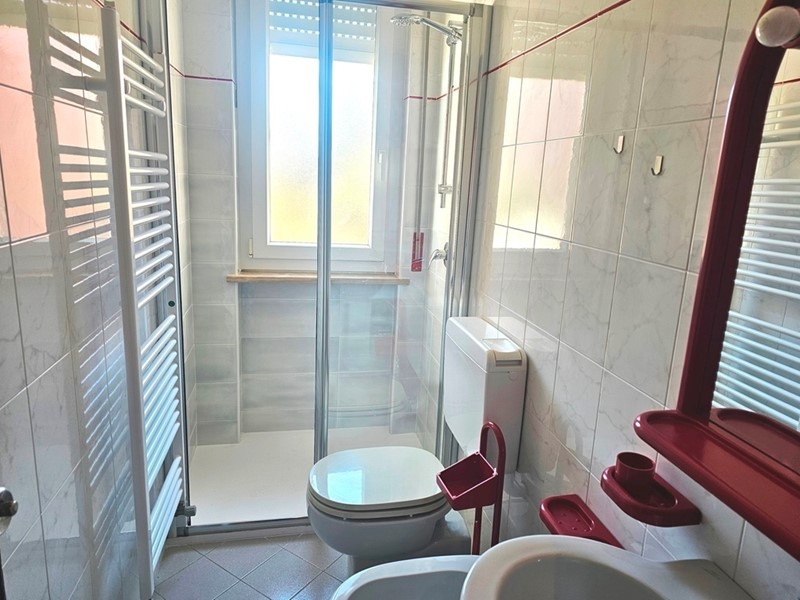 Bilocale in Affitto a San Bartolomeo al Mare, 900€, 55 m², arredato