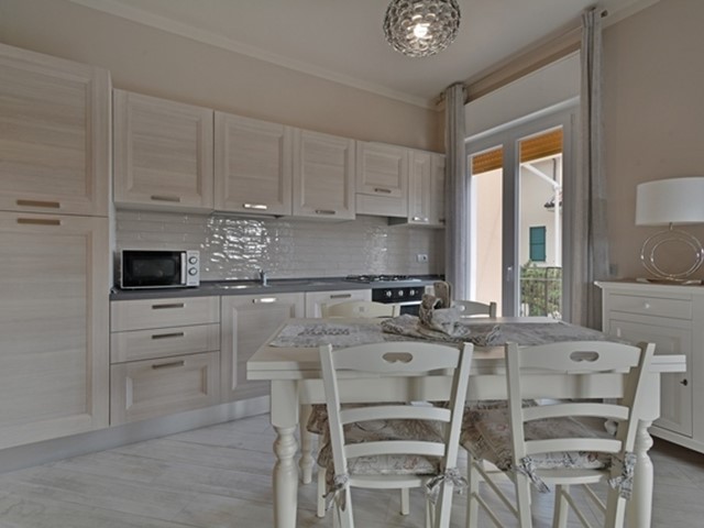 Trilocale in Vendita a Diano Marina, 480'000€, 95 m², arredato, con Box