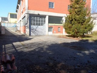 Capannone in Vendita a Alpignano, 180'000€, 420 m²