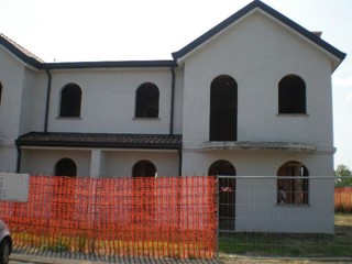 Villa bifamiliare in Vendita a Papozze, 110'000&euro;, 140 m²