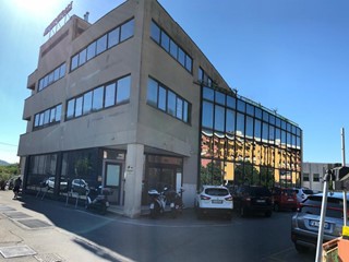 Ufficio in Vendita a Sarzana, 250'000€, 160 m²