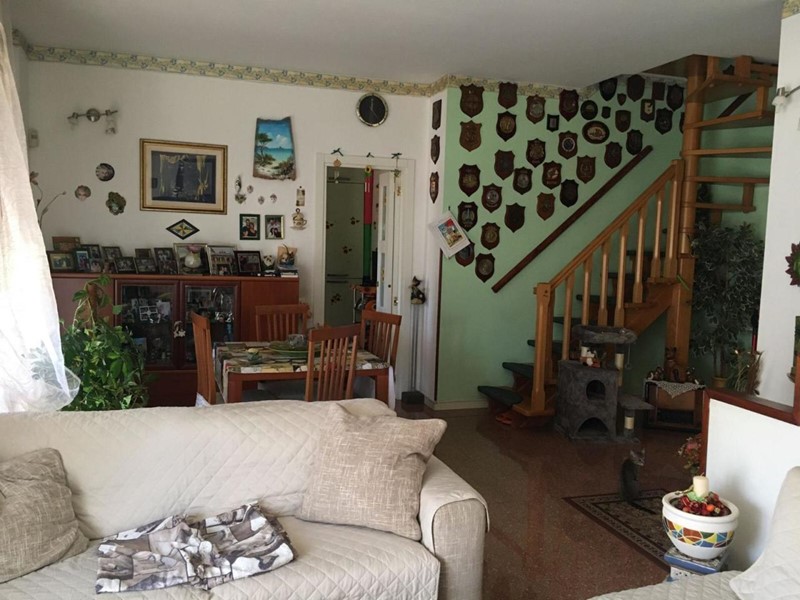 Appartamento in Vendita a Sarzana, 230'000€, 139 m²