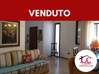 Appartamento in Vendita a Lizzanello, 100'000€, 80 m², con Box