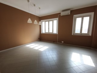 Negozio in Vendita a Fucecchio, zona San Pierino, 55'000€, 90 m²