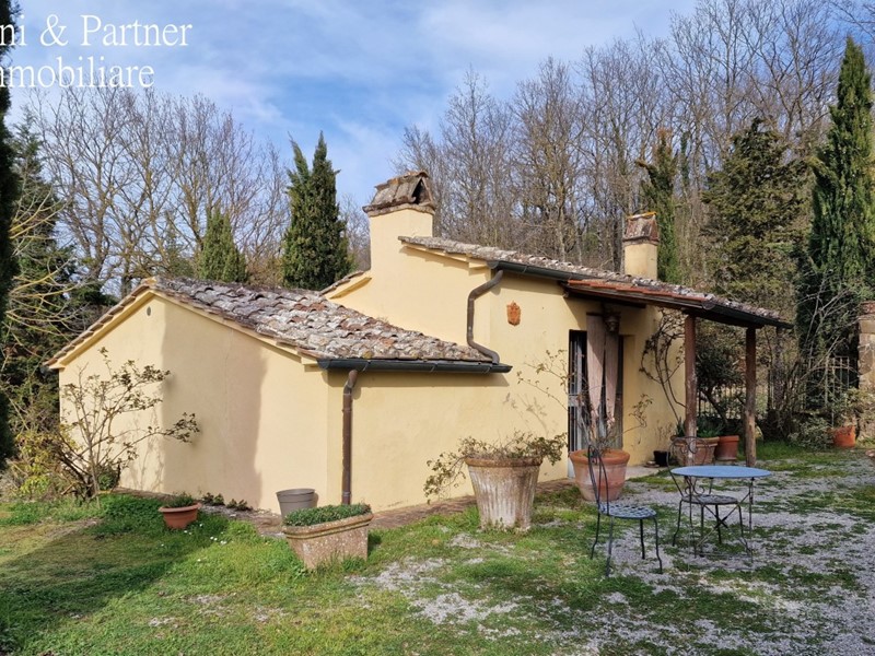 Casa Indipendente in Vendita a Sarteano, 790'000€, 400 m²