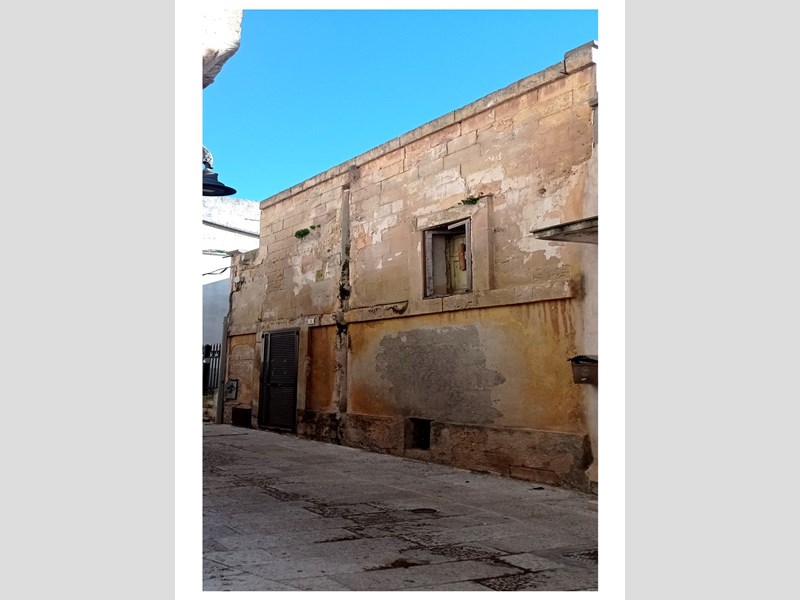 Casa Indipendente in Vendita a Lizzanello, zona piazza San Lorenzo, 25'000€, 83 m²