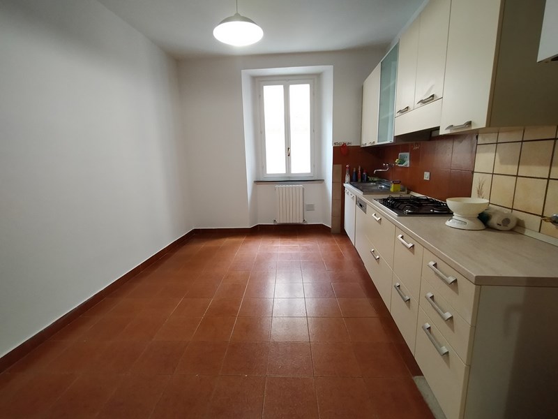 Appartamento in Vendita a Ancona, zona Capodimonte, 195'000€, 147 m²