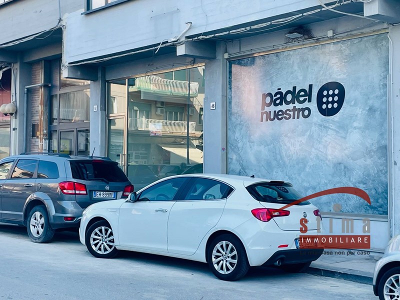Immobile commerciale in Affitto a Siracusa, zona Piazza Adda, 850€, 40 m²