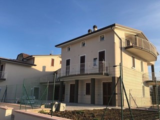 Quadrilocale in Vendita a Perugia, zona l, 195'000€, 129 m²