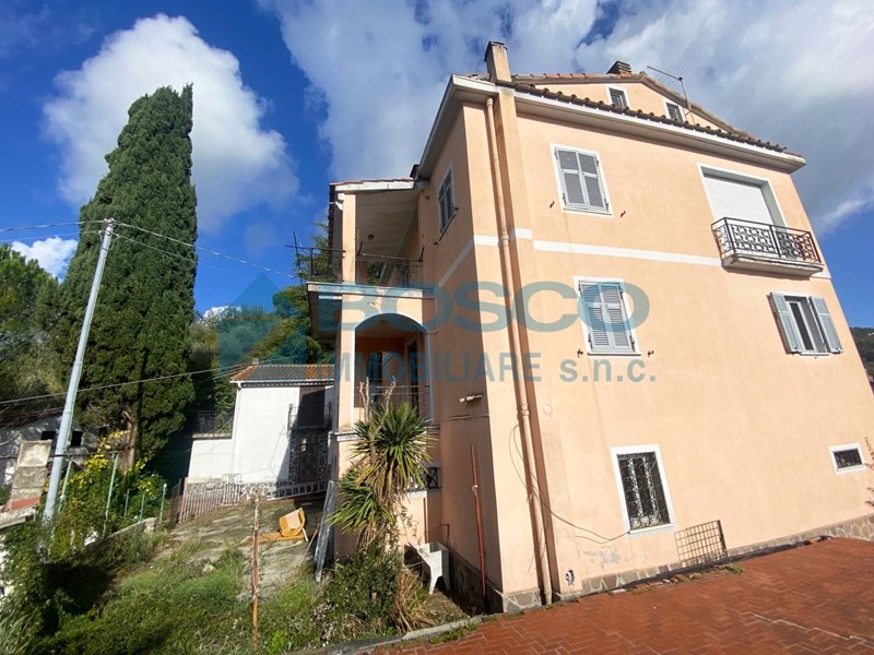 Casa Indipendente in Vendita a Bolano, zona Ceparana, 398'000&euro;, 615 m², con Box