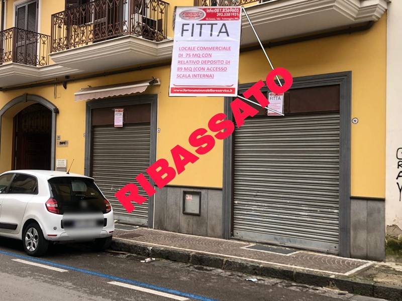 Immobile commerciale in Affitto a Frattamaggiore, 1'200€, 169 m²