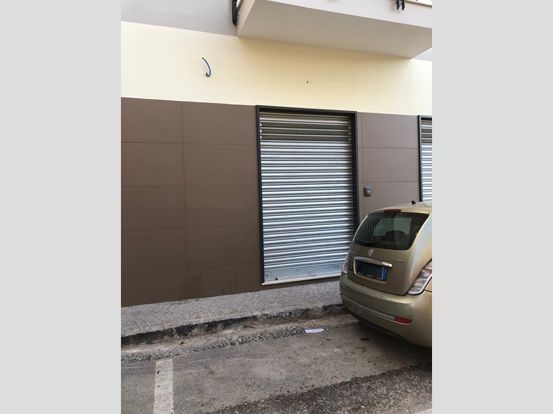 Magazzino in Affitto a Frattamaggiore, 500€, 70 m²