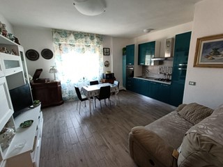 Trilocale in Vendita a Rosignano Marittimo, zona Rosignano Solvay, 160'000€, 70 m², arredato