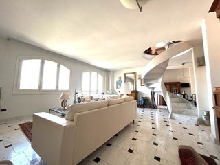 Attico in Vendita a Empoli, 490'000€, 160 m², con Box