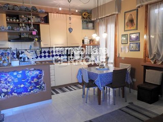 Trilocale in Vendita a Cecina, zona Cecina Marina, 220'000€, 60 m², arredato, con Box