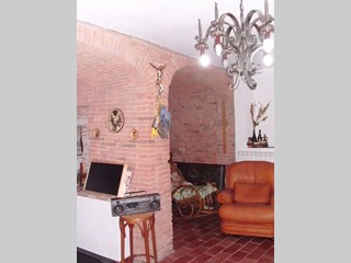 Casale in Vendita a Calci, 575'000€, 450 m²