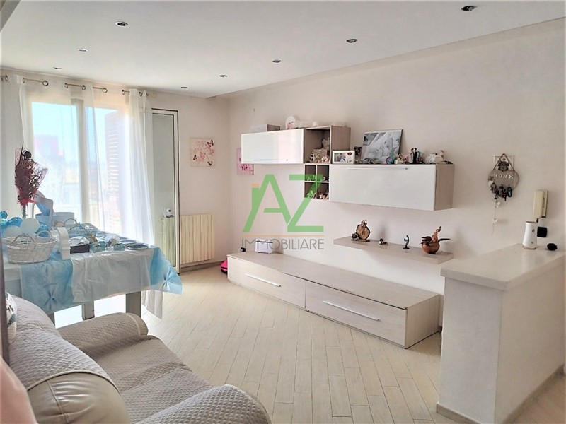 Quadrilocale in Vendita a Aci Sant'Antonio, zona Santa Maria La Stella, 129'000€, 118 m²