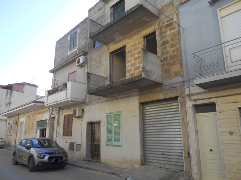 Casa Semi Indipendente in Vendita a Castelvetrano, zona Cappuccini, 30'000&euro;