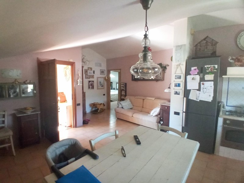Casa Indipendente in Vendita a Massa, zona Marina di Massa, 670'000€, 290 m²