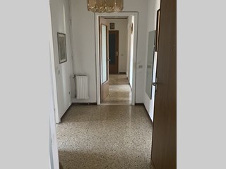 Quadrilocale in Vendita a Varese, zona SAN FERMO, 98'000€, 124 m²