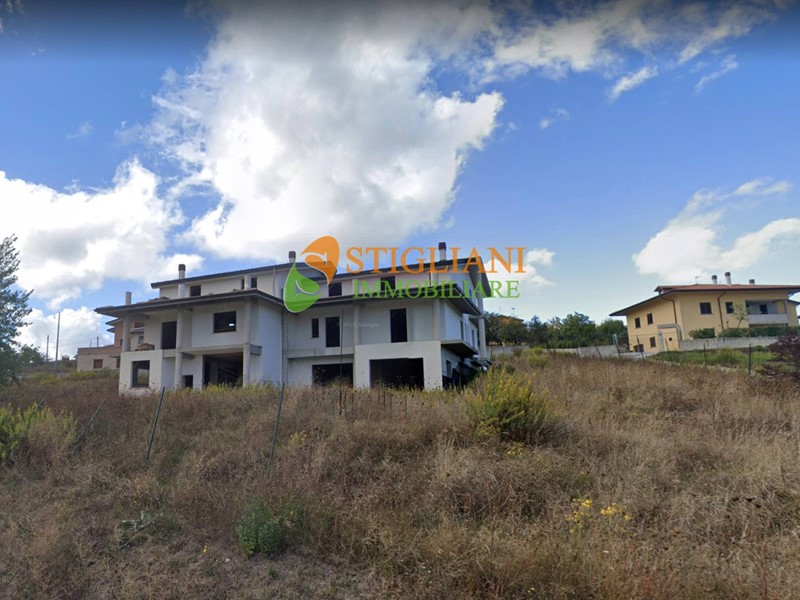 Villa bifamiliare in Vendita a Campobasso, zona C.da Coste di Oratino, 590'000€, 850 m²