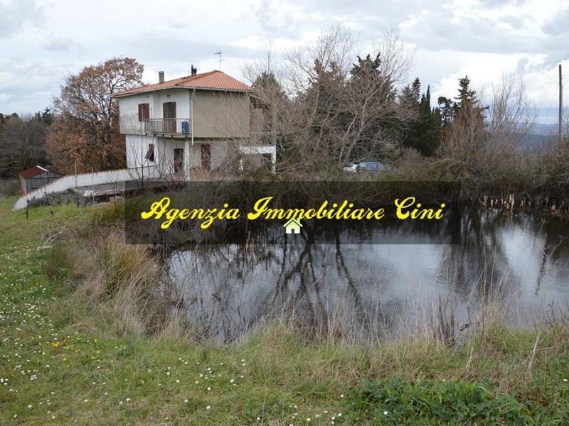 Villa bifamiliare in Vendita a Pomarance, 140'000€, 120 m², arredato