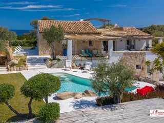 Villa in Affitto a San Teodoro, 40'000€, 250 m²