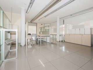 Negozio in Affitto a Alpignano, 2'950€, 200 m²