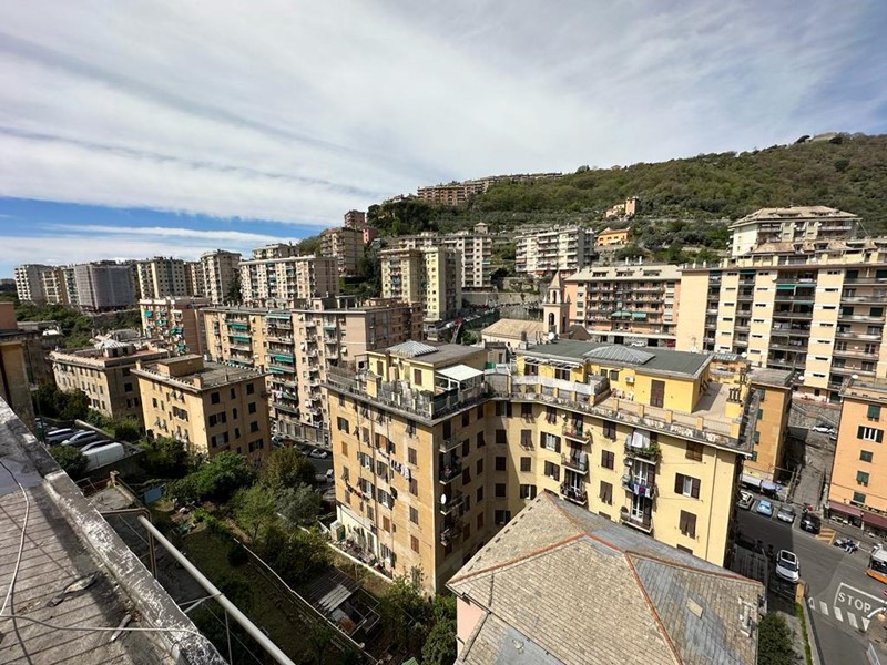 Appartamento in Vendita a Genova, 55'000€, 76 m²
