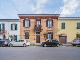 Casa Indipendente in Vendita a Carrara, zona Marina Di Carrara, 790'000€, 366 m², con Box