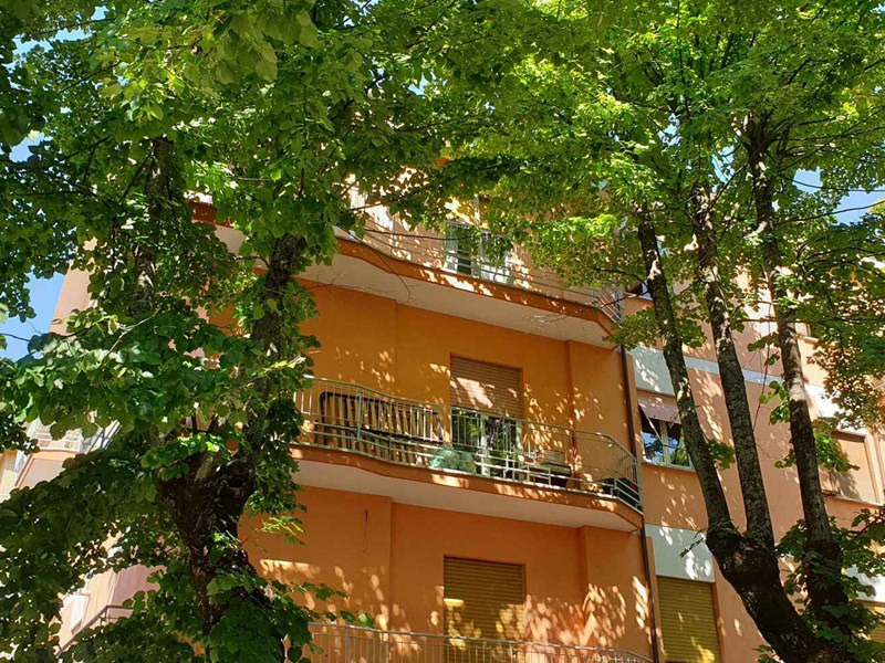 Appartamento in Vendita a Viterbo, zona Grotticella Mazzetta, 125'000€, 140 m²