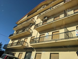 Trilocale in Vendita a Mendicino, zona contrada Rosario, 62'000€, 90 m²