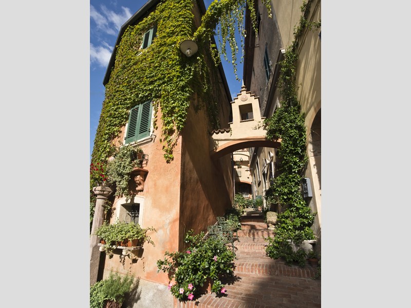 Casale in Vendita a Lajatico, 380'000€, 150 m², arredato