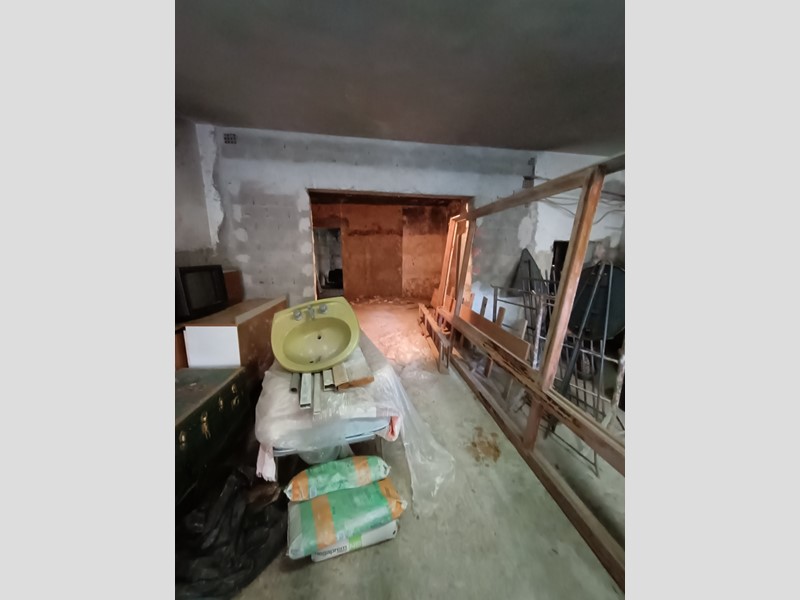 Casa Semi Indipendente in Vendita a Lamezia Terme, 120'000€, 300 m²