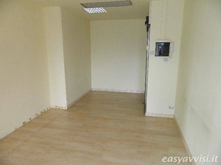 Capannone in Affitto a Lucca, zona Sant'Anna, 1'000€, 85 m²